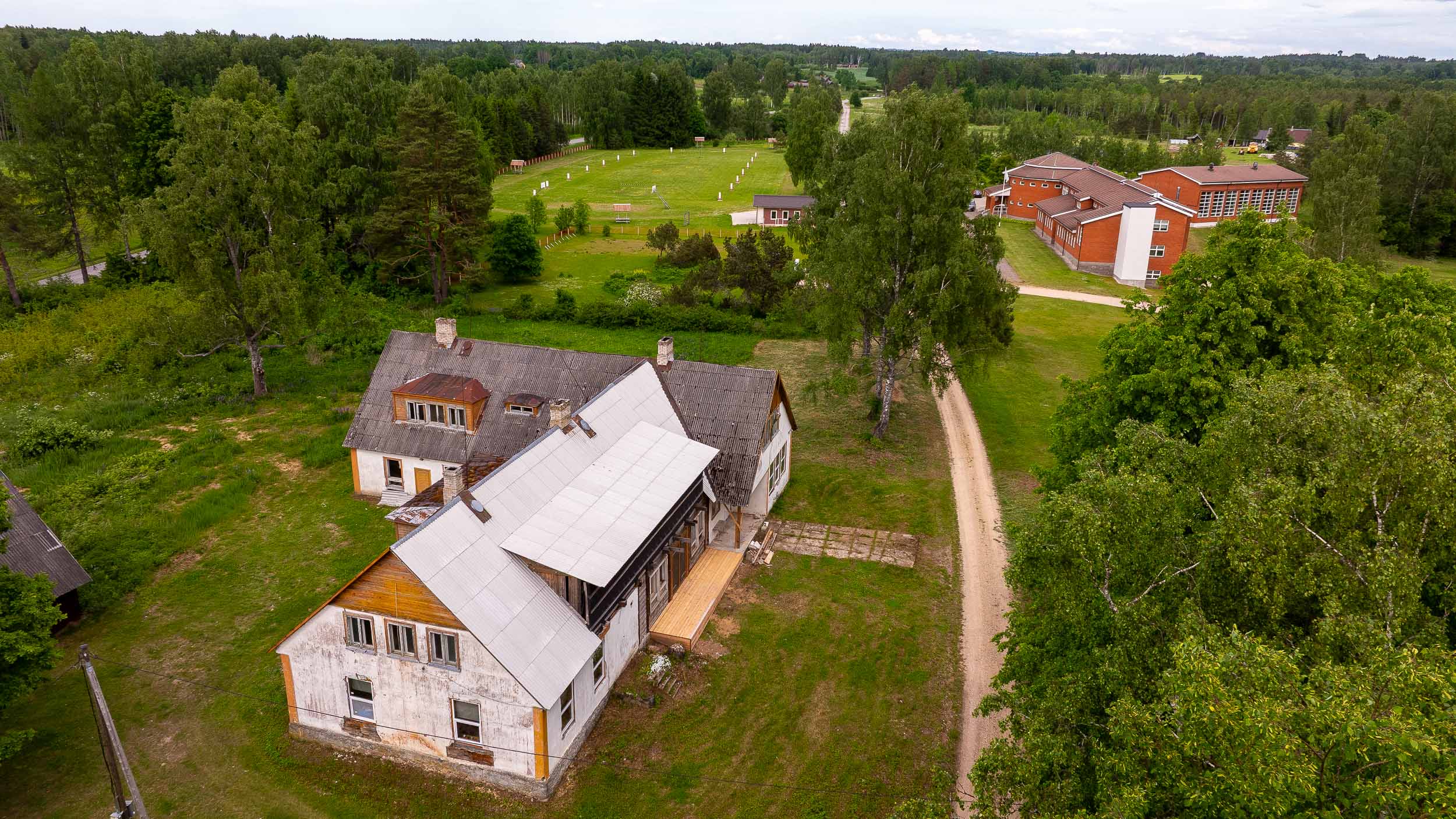 Krabi Koolimaja välisvaade enne renoveerimist